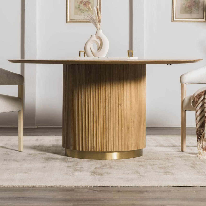Dining room scene with round wood table and the Auchter Soli Taupe premium sheer carpet in medium gray. Roomscene-Rectangle