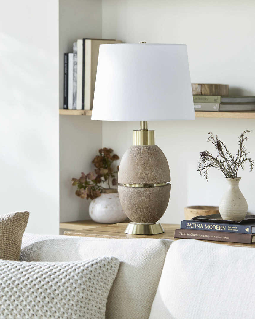 Begunitsy Cream Table Lamp