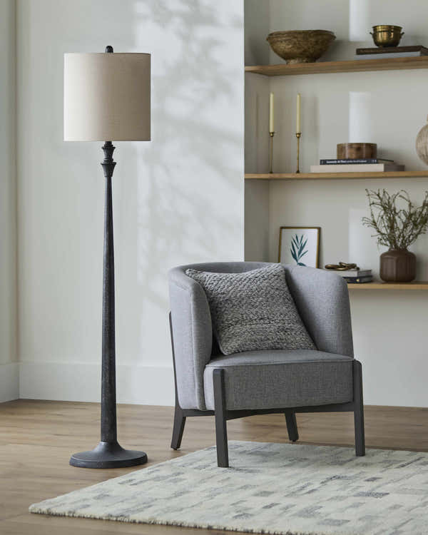 Gajanejos Black Table Lamp